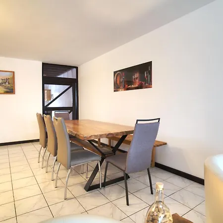 Holiday home Stylovy Dum U Vinic S Bazenem Dubnany