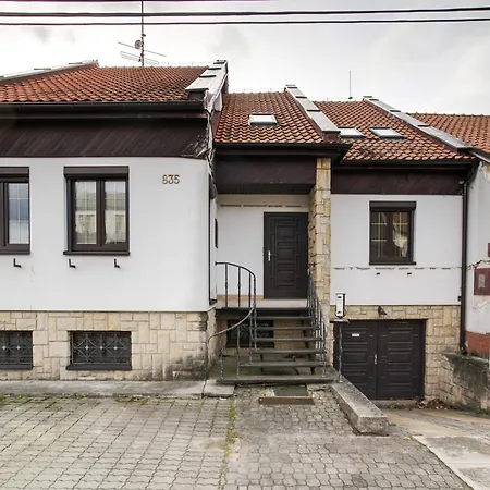 Stylovy Dum U Vinic S Bazenem Casa de Férias